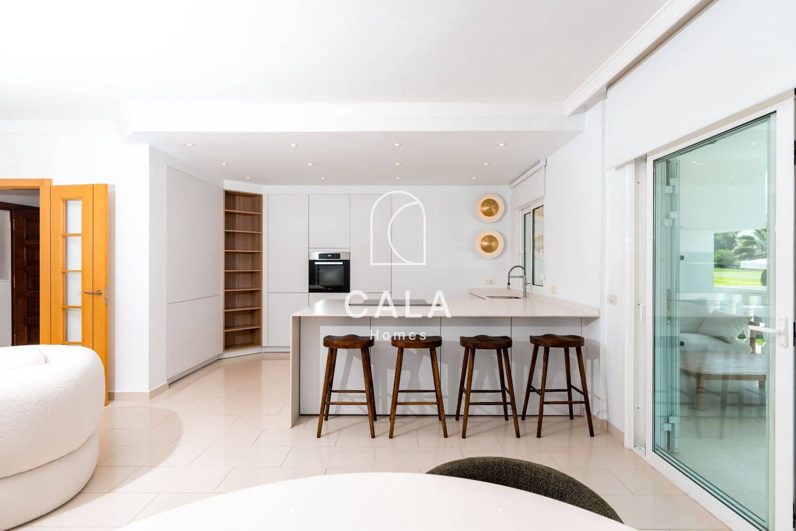 5 bedroom Villa for sale in Costa Adeje with pool garage - € 3,300,000 (Ref: 9146625)