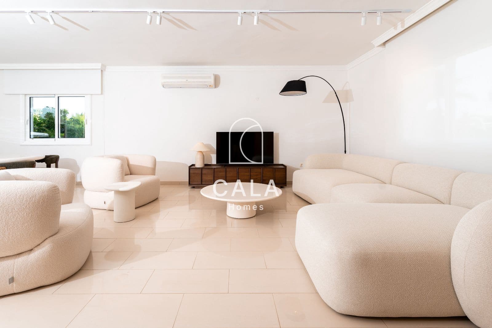 5 bedroom Villa for sale in Costa Adeje with pool garage - € 3,300,000 (Ref: 9146625)