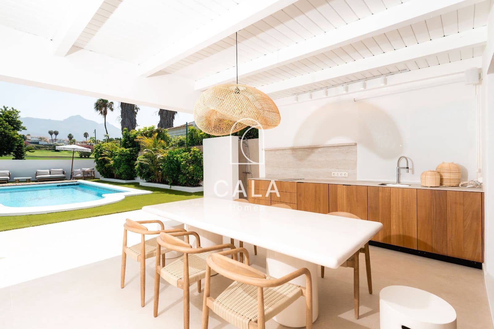 5 bedroom Villa for sale in Costa Adeje with pool garage - € 3,300,000 (Ref: 9146625)