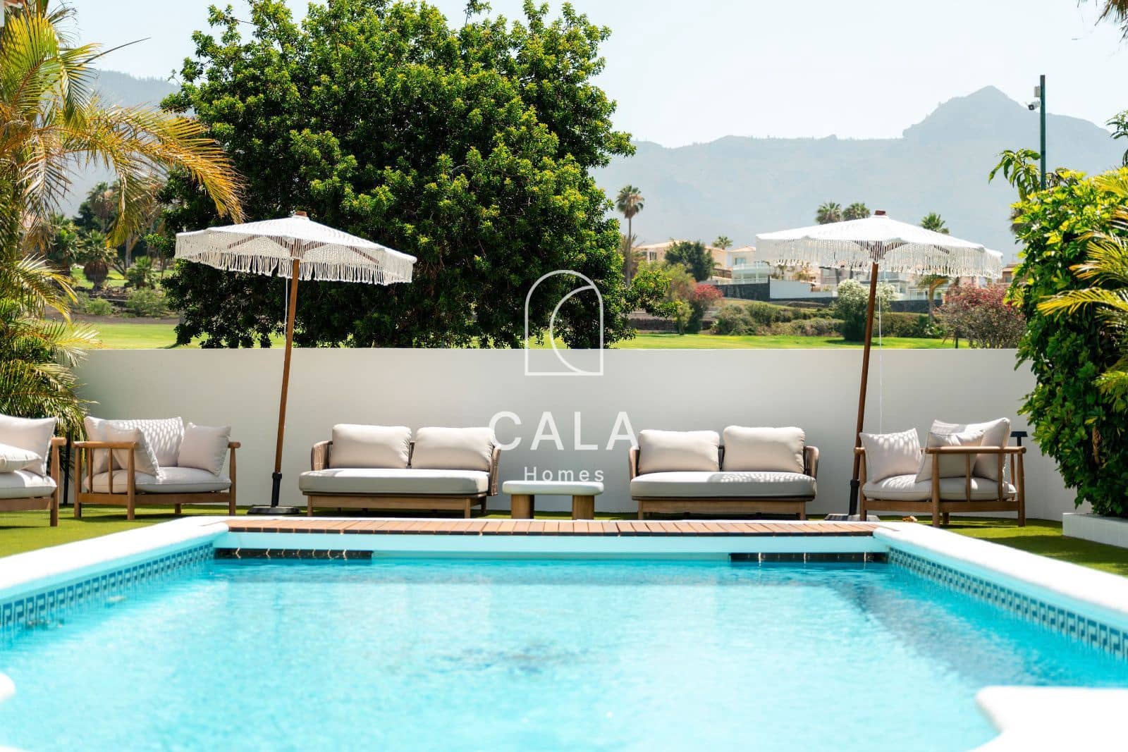 5 bedroom Villa for sale in Costa Adeje with pool garage - € 3,300,000 (Ref: 9146625)