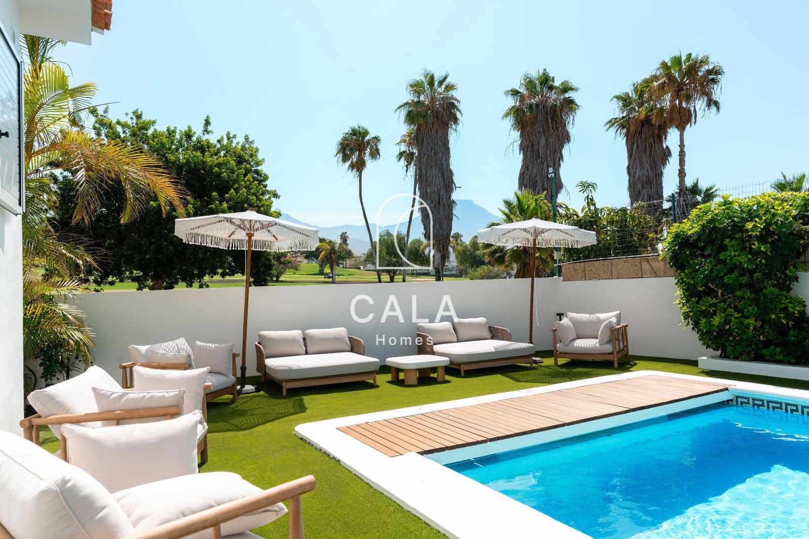 5 bedroom Villa for sale in Costa Adeje with pool garage - € 3,300,000 (Ref: 9146625)