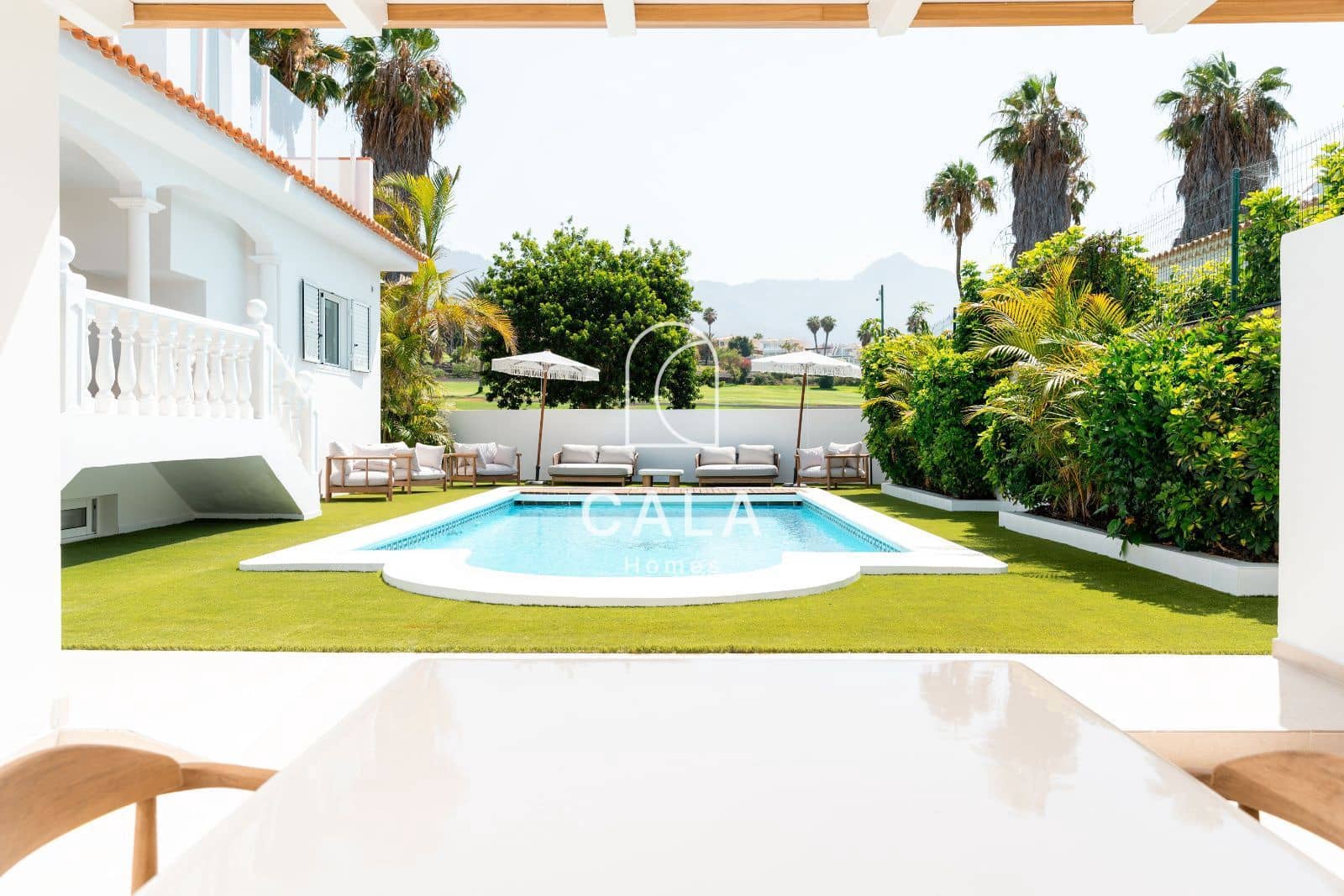 5 bedroom Villa for sale in Costa Adeje with pool garage - € 3,300,000 (Ref: 9146625)