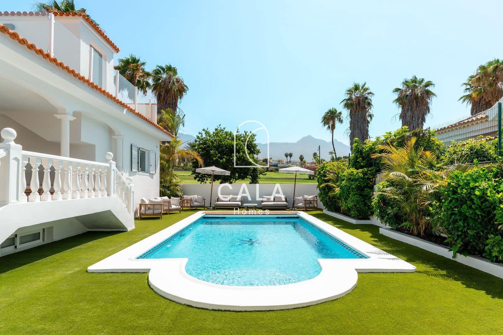 5 bedroom Villa for sale in Costa Adeje with pool garage - € 3,300,000 (Ref: 9146625)