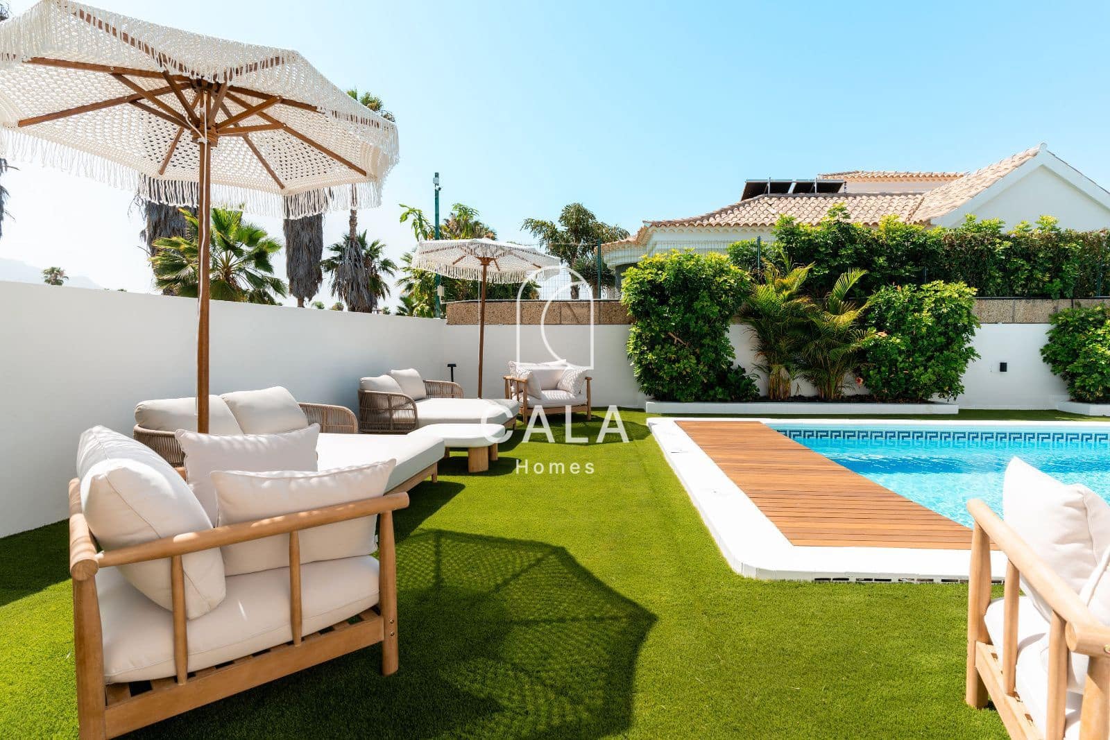 5 bedroom Villa for sale in Costa Adeje with pool garage - € 3,300,000 (Ref: 9146625)