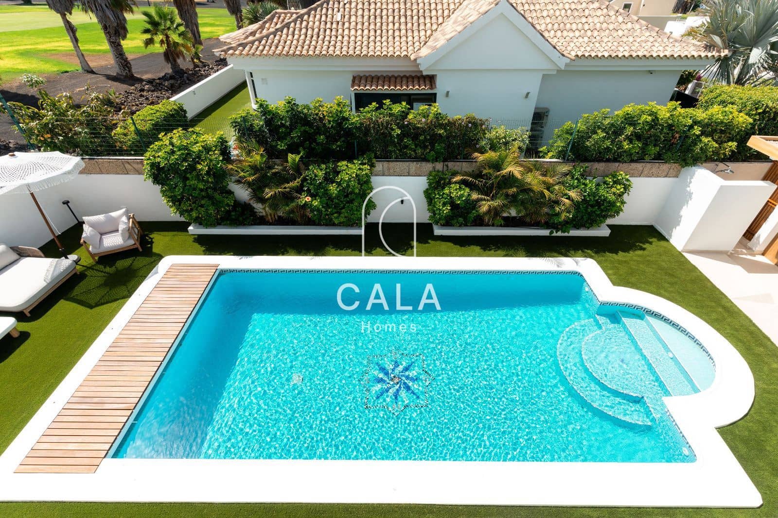 5 bedroom Villa for sale in Costa Adeje with pool garage - € 3,300,000 (Ref: 9146625)