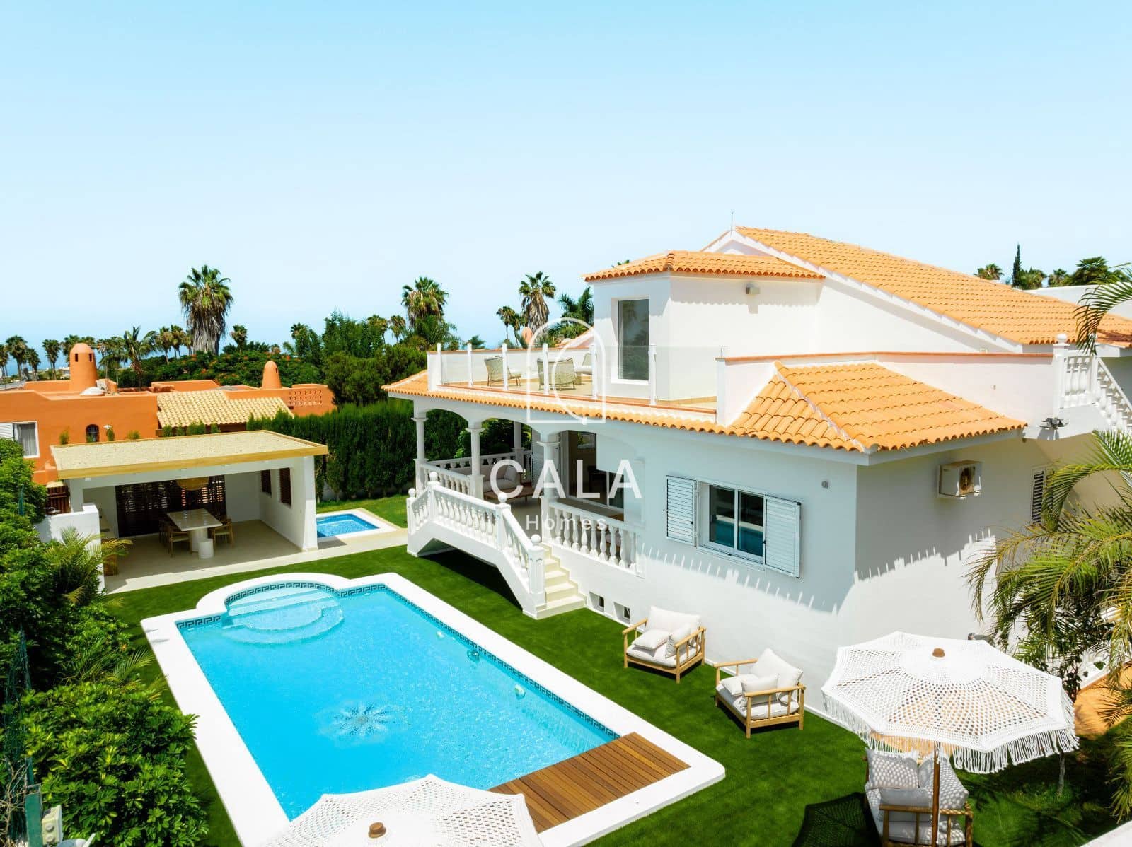 5 bedroom Villa for sale in Costa Adeje with pool garage - € 3,300,000 (Ref: 9146625)