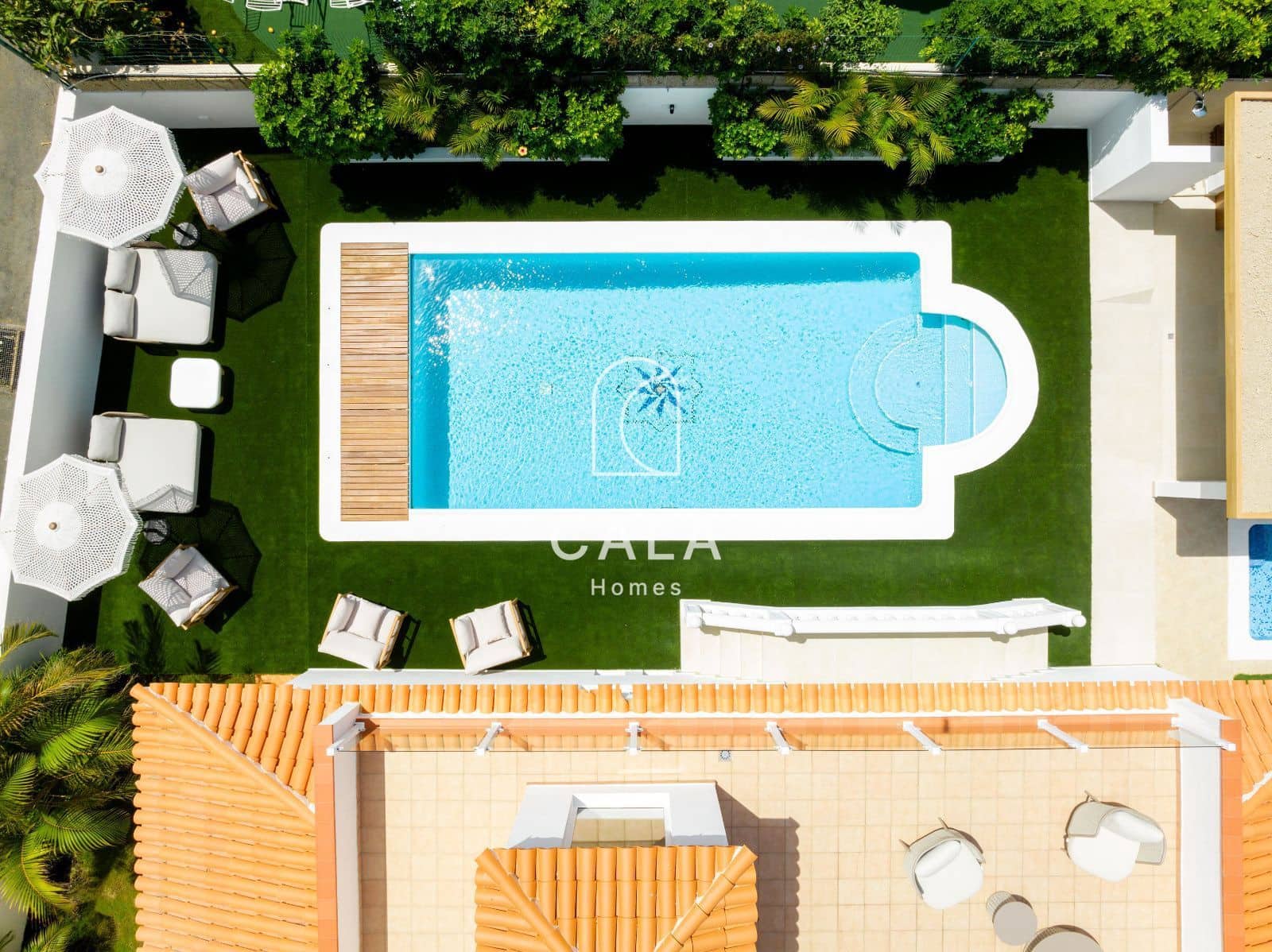 5 bedroom Villa for sale in Costa Adeje with pool garage - € 3,300,000 (Ref: 9146625)