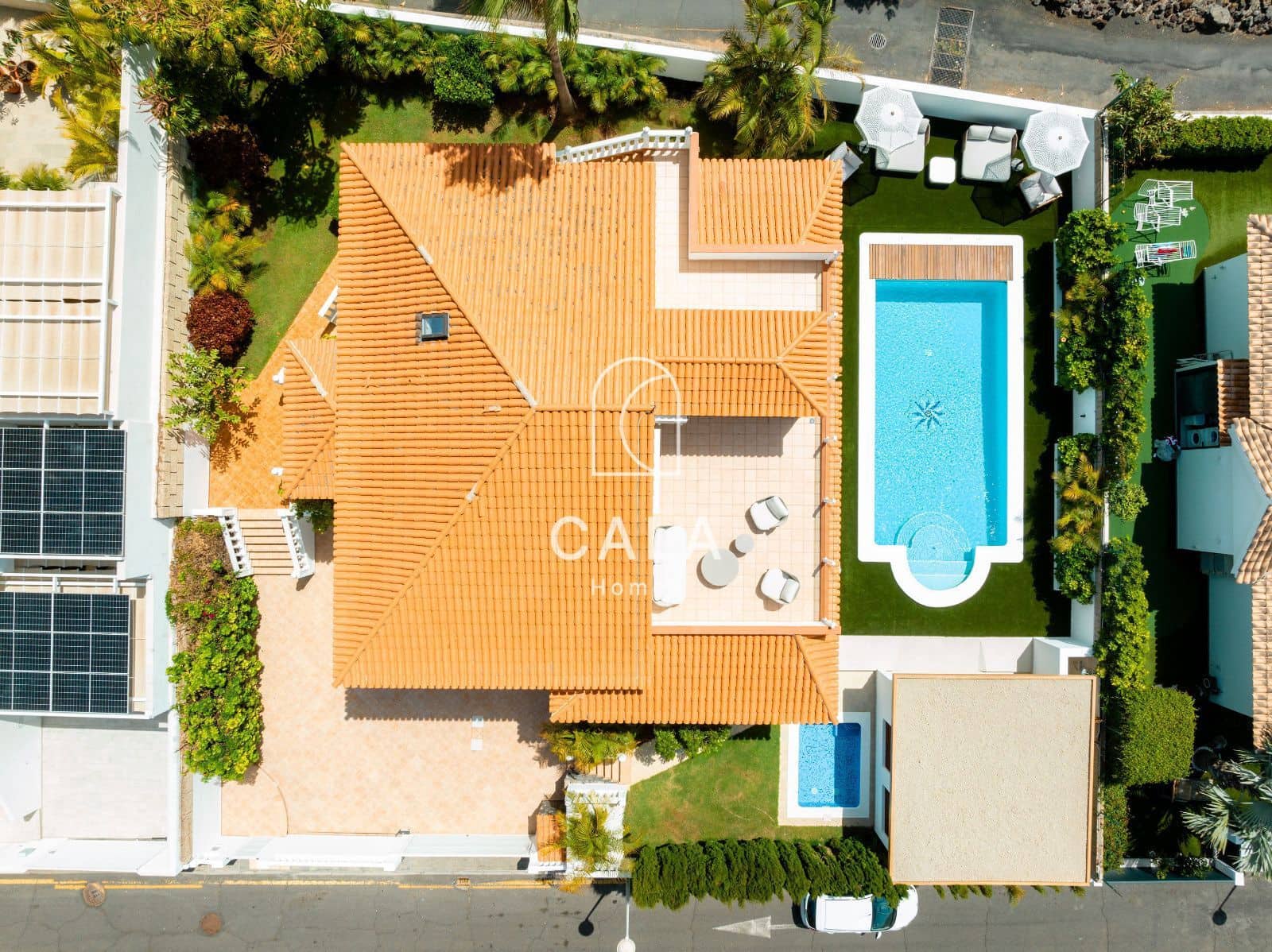 5 bedroom Villa for sale in Costa Adeje with pool garage - € 3,300,000 (Ref: 9146625)