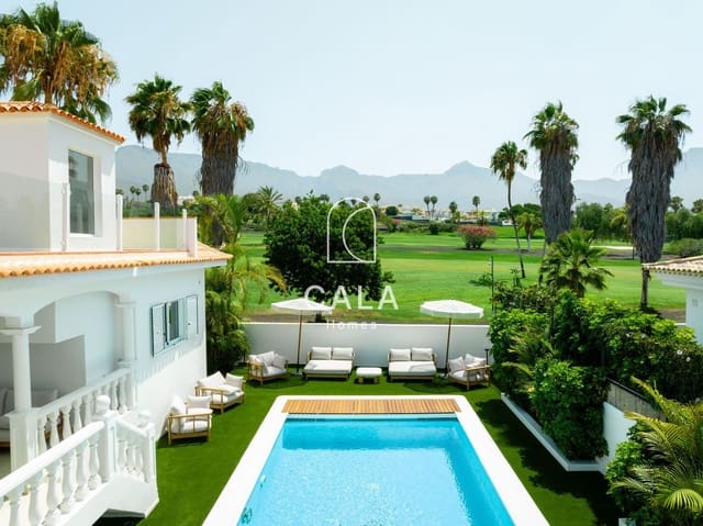 5 makuuhuone Huvila myytävänä paikassa Costa Adeje, Adeje mukana uima-altaan 
autotalli - 3 300 000 € (Ref: 9146625)