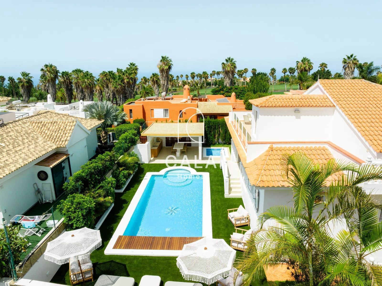 5 bedroom Villa for sale in Costa Adeje with pool garage - € 3,300,000 (Ref: 9146625)