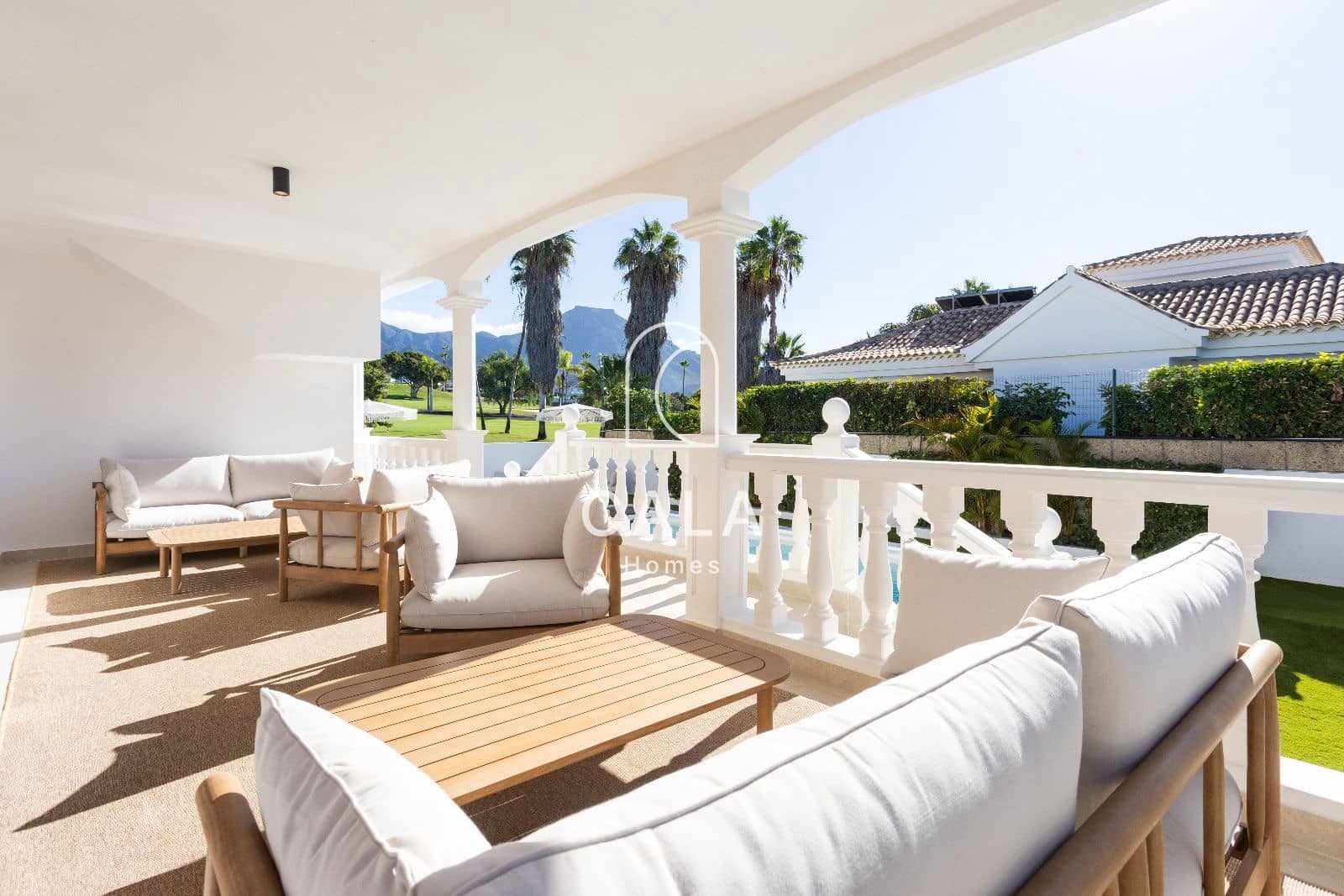 5 bedroom Villa for sale in Costa Adeje with pool garage - € 3,300,000 (Ref: 9146625)