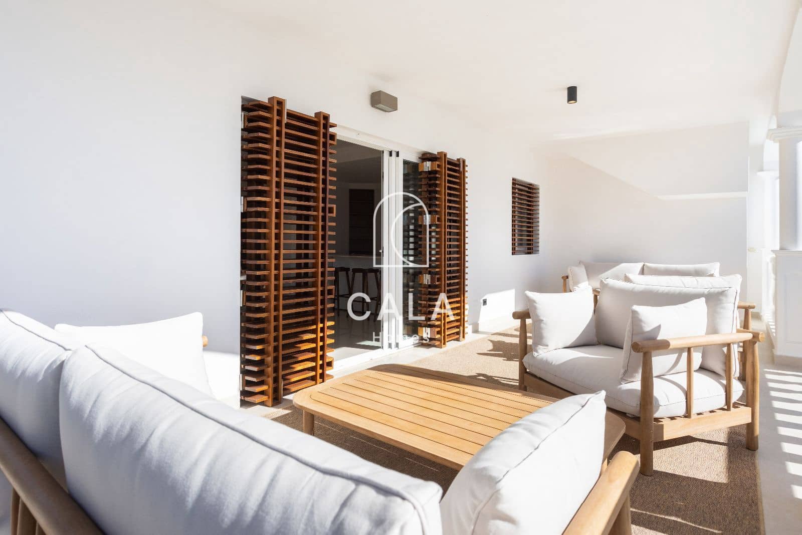 5 bedroom Villa for sale in Costa Adeje with pool garage - € 3,300,000 (Ref: 9146625)