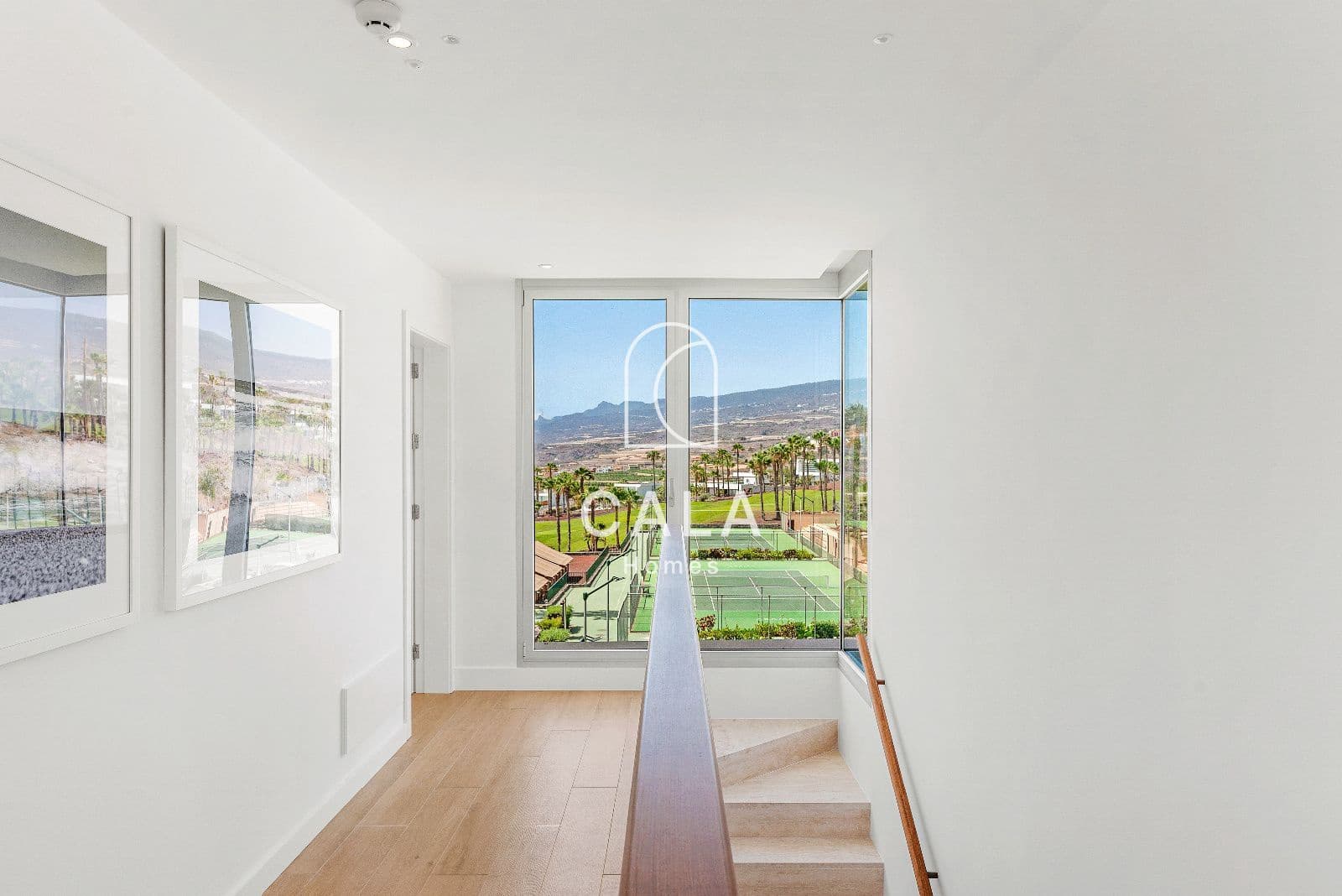3 quarto Casa em Banda para venda em Guia de Isora com piscina garagem - 2 100 000 € (Ref: 9170403)