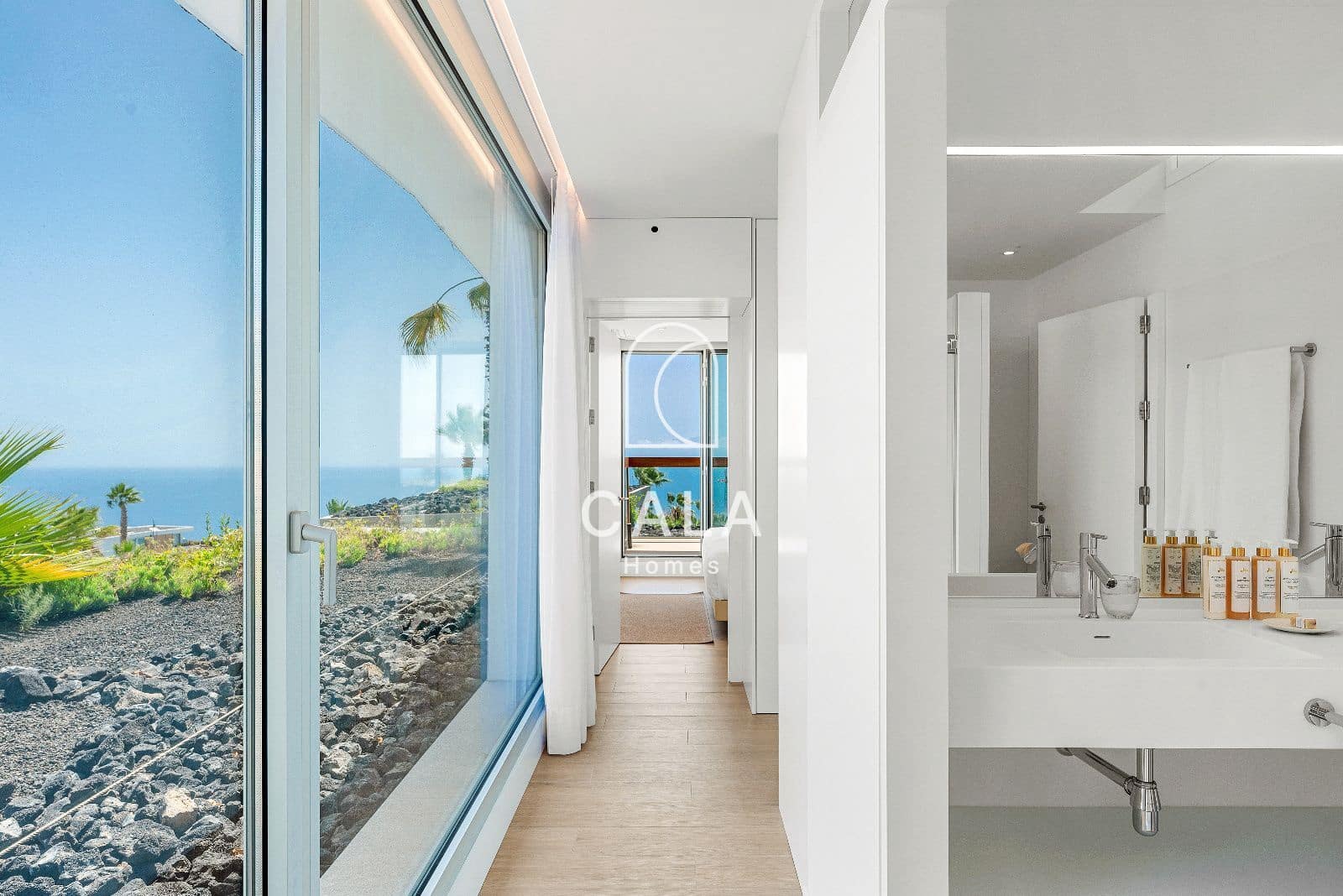 3 quarto Casa em Banda para venda em Guia de Isora com piscina garagem - 2 100 000 € (Ref: 9170403)
