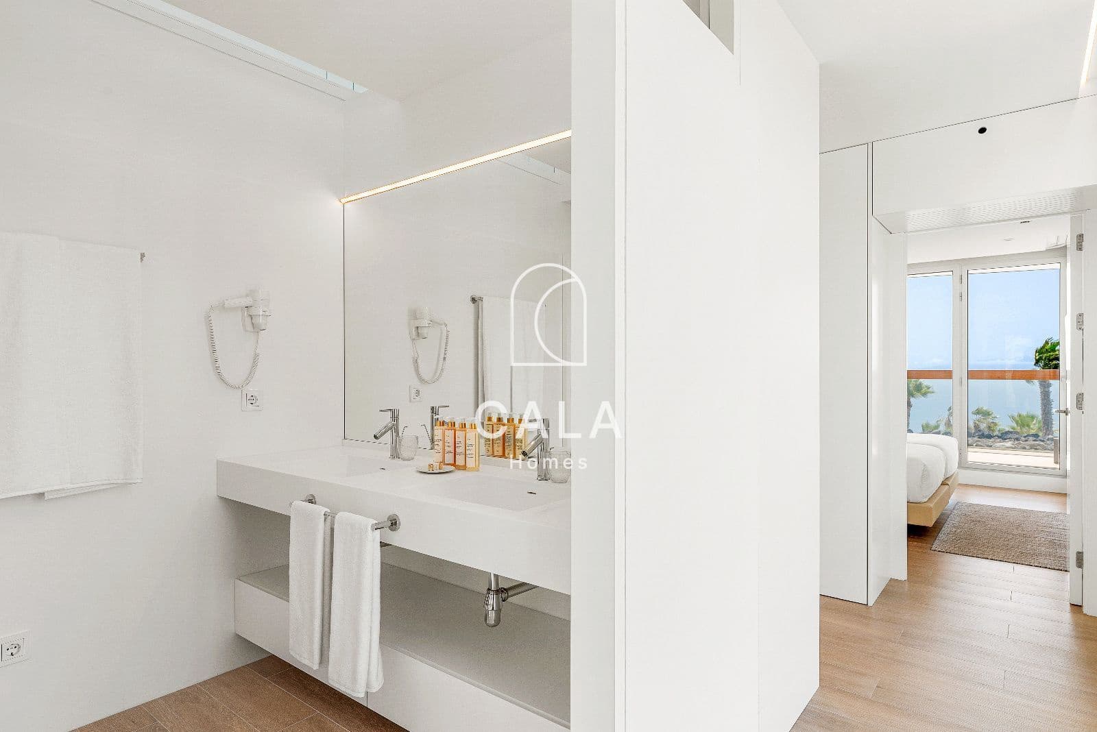 3 quarto Casa em Banda para venda em Guia de Isora com piscina garagem - 2 100 000 € (Ref: 9170403)