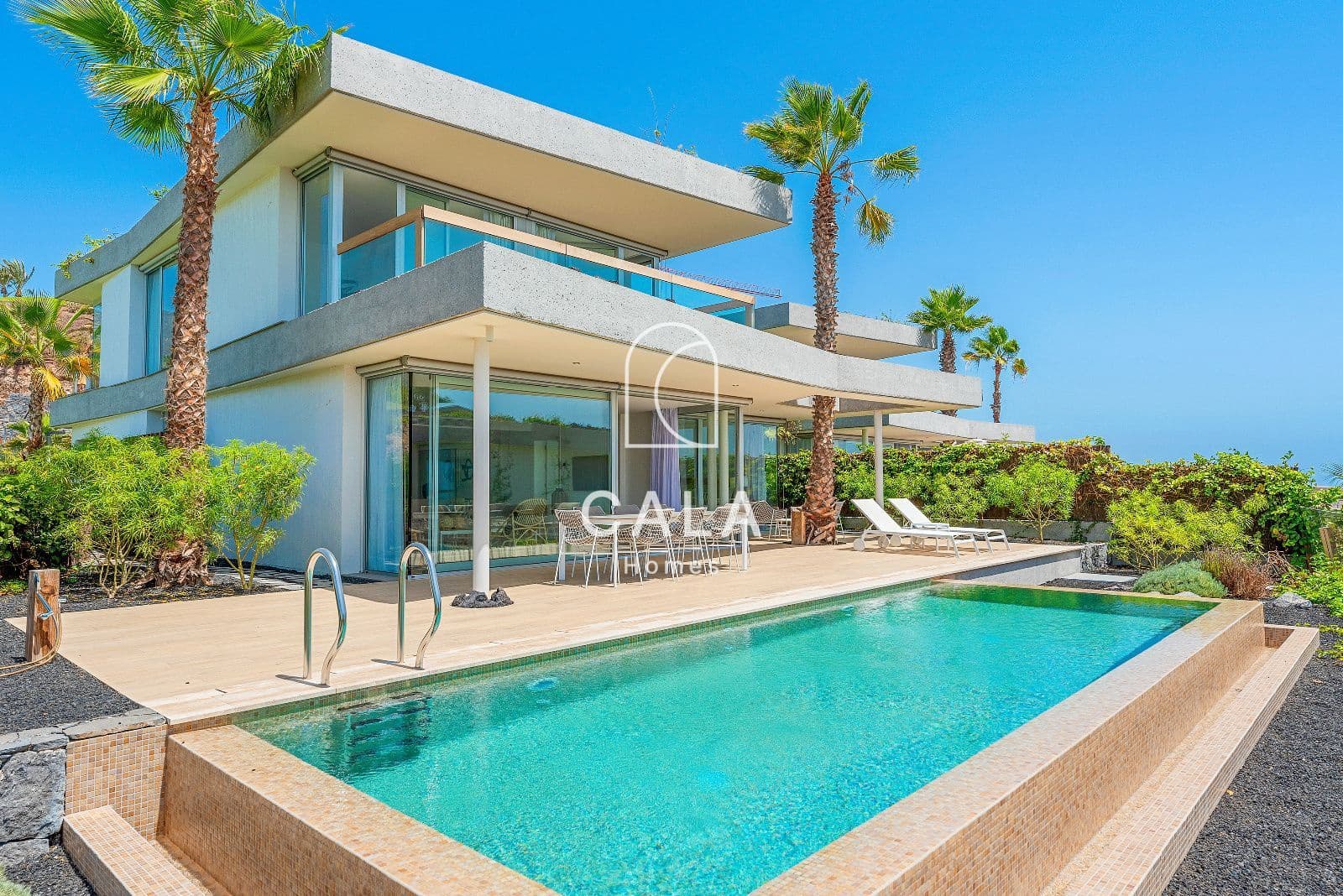 3 quarto Casa em Banda para venda em Guia de Isora com piscina garagem - 2 100 000 € (Ref: 9170403)