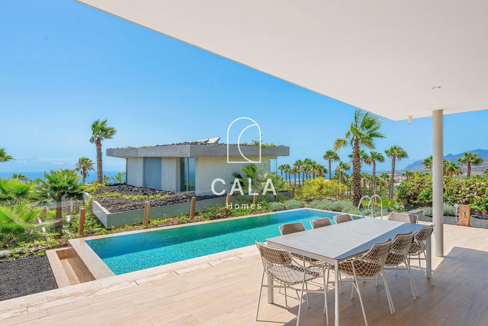 3 quarto Casa em Banda para venda em Guia de Isora com piscina garagem - 2 100 000 € (Ref: 9170403)