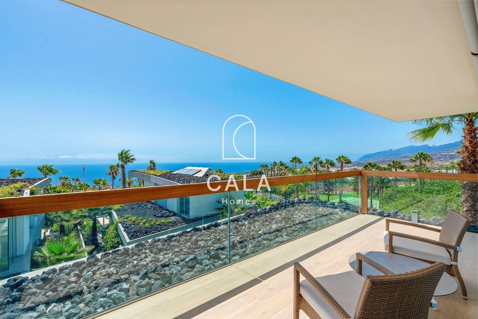 3 quarto Casa em Banda para venda em Guia de Isora com piscina garagem - 2 100 000 € (Ref: 9170403)