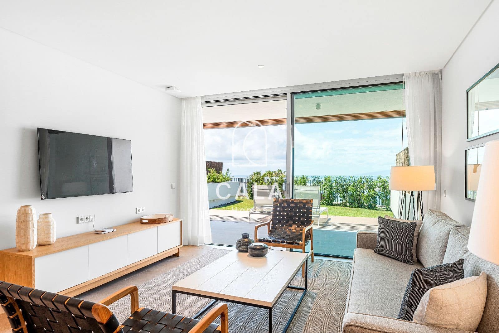 Piso de 2 habitaciones en Guía de Isora en venta con piscina garaje - 895.000 € (Ref: 9170582)