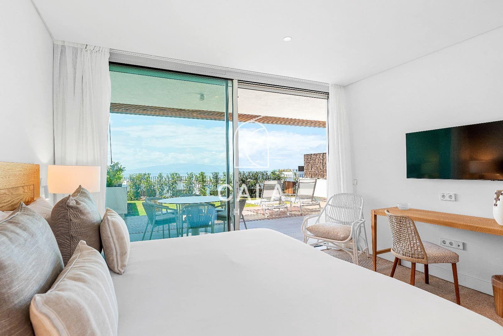 Piso de 2 habitaciones en Guía de Isora en venta con piscina garaje - 895.000 € (Ref: 9170582)