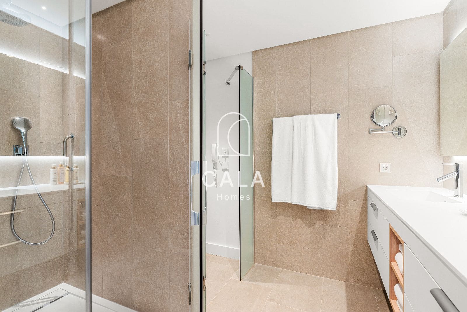 Piso de 2 habitaciones en Guía de Isora en venta con piscina garaje - 895.000 € (Ref: 9170582)