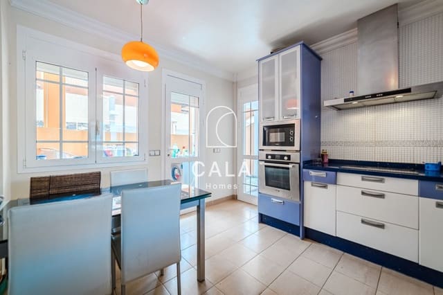 5 soveværelse Villa til salg i Los Cristianos, Arona med swimmingpool garage - € 1.030.000 (Ref: 9180699)