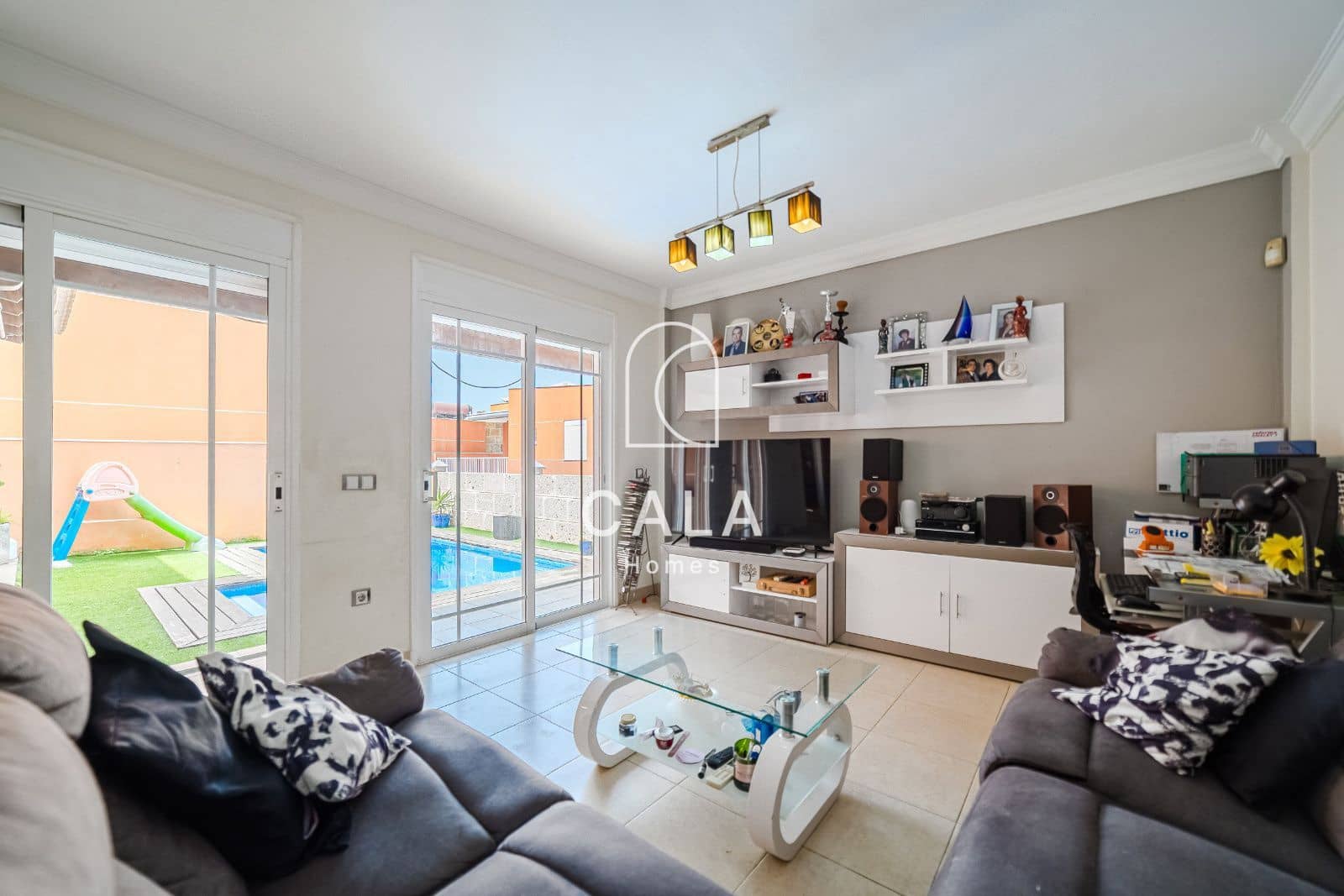 5 soveværelse Villa til salg i Los Cristianos med swimmingpool garage - € 1.030.000 (Ref: 9180699)