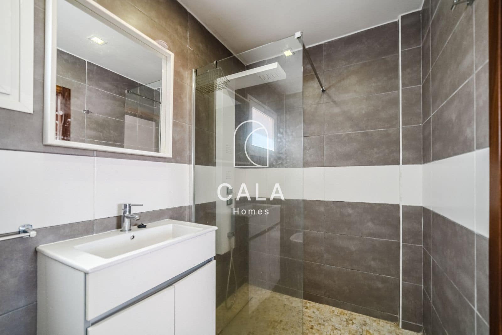 5 soveværelse Villa til salg i Los Cristianos med swimmingpool garage - € 1.030.000 (Ref: 9180699)