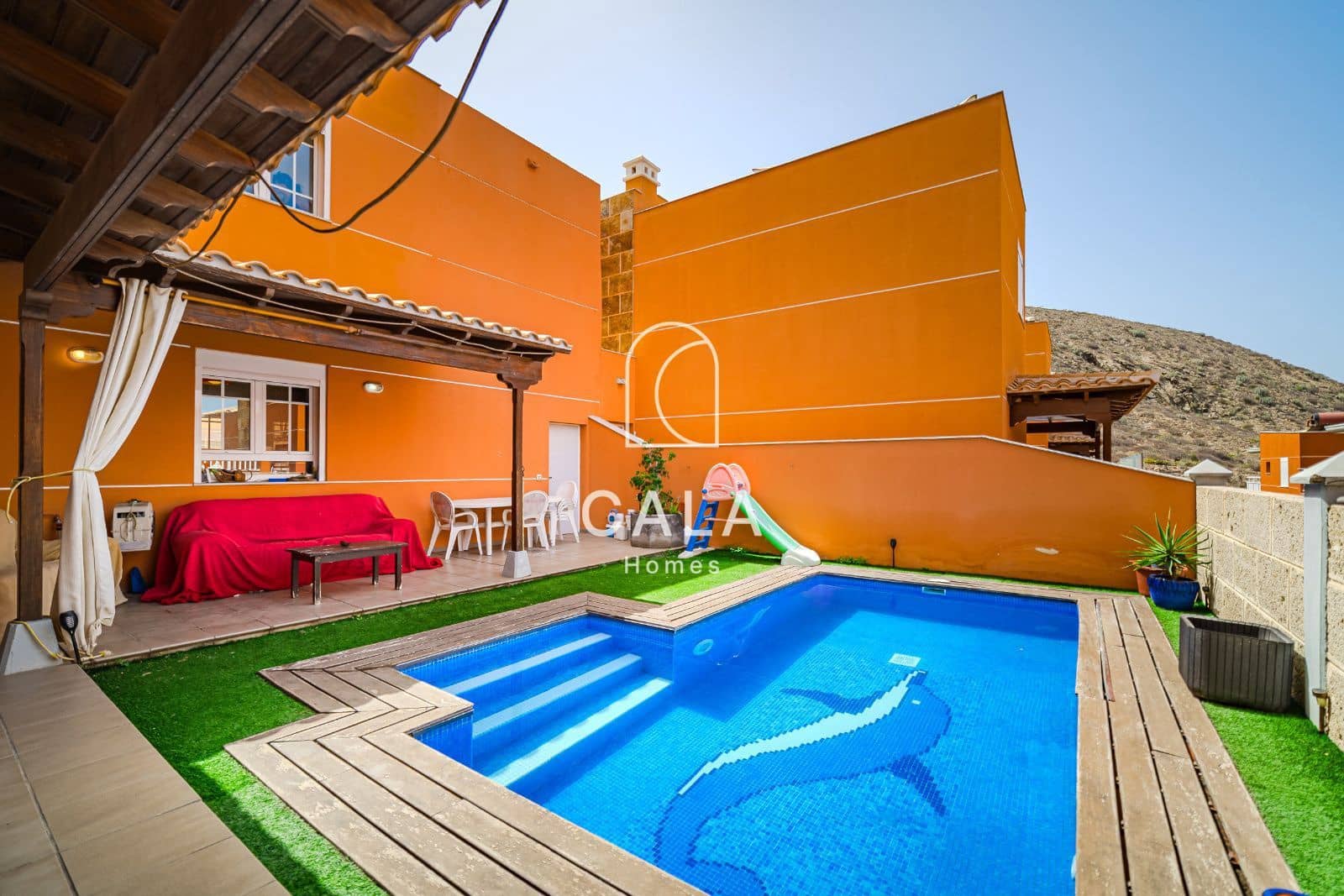 5 soveværelse Villa til salg i Los Cristianos med swimmingpool garage - € 1.030.000 (Ref: 9180699)