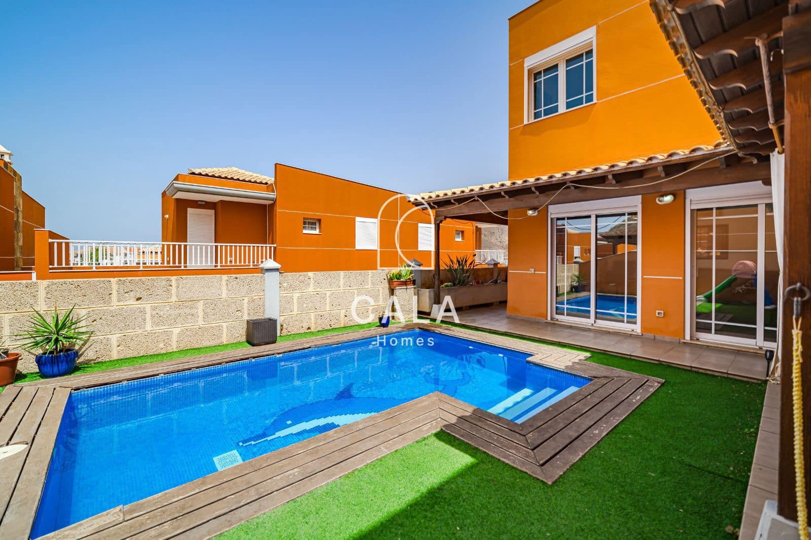 5 soveværelse Villa til salg i Los Cristianos med swimmingpool garage - € 1.030.000 (Ref: 9180699)