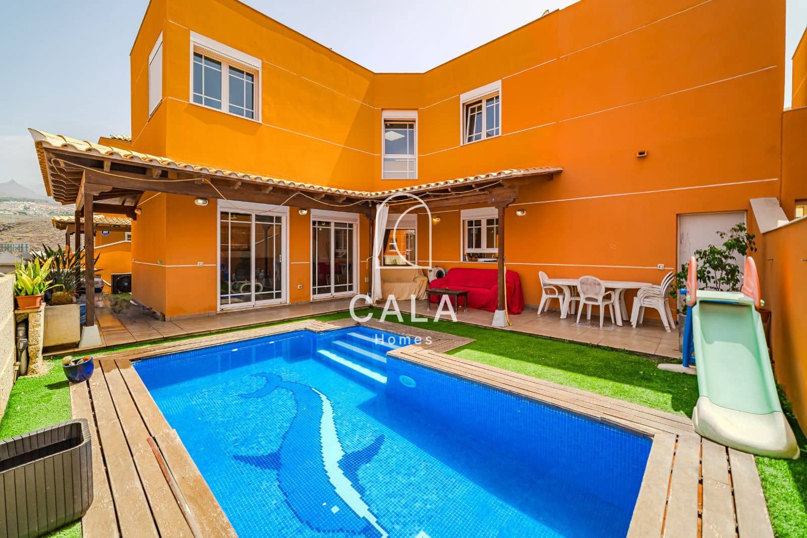 5 soveværelse Villa til salg i Los Cristianos med swimmingpool garage - € 1.030.000 (Ref: 9180699)