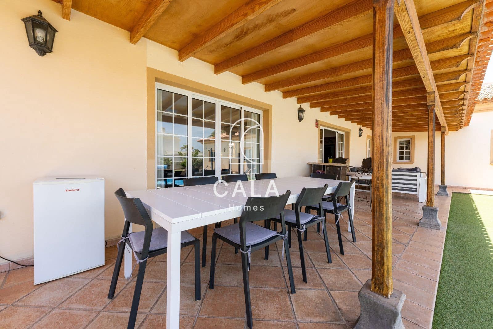 8 bedroom Townhouse for sale in Golf del Sur with pool garage - € 1,800,000 (Ref: 9189914)