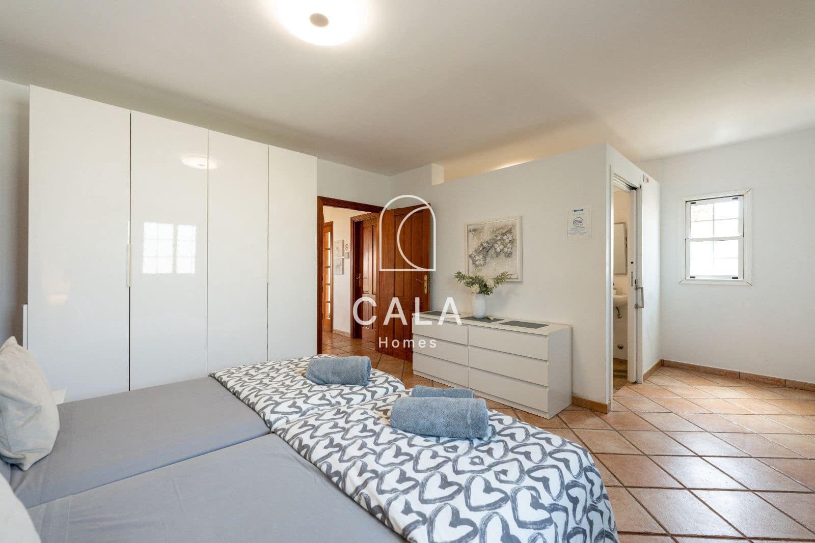 8 bedroom Townhouse for sale in Golf del Sur with pool garage - € 1,800,000 (Ref: 9189914)
