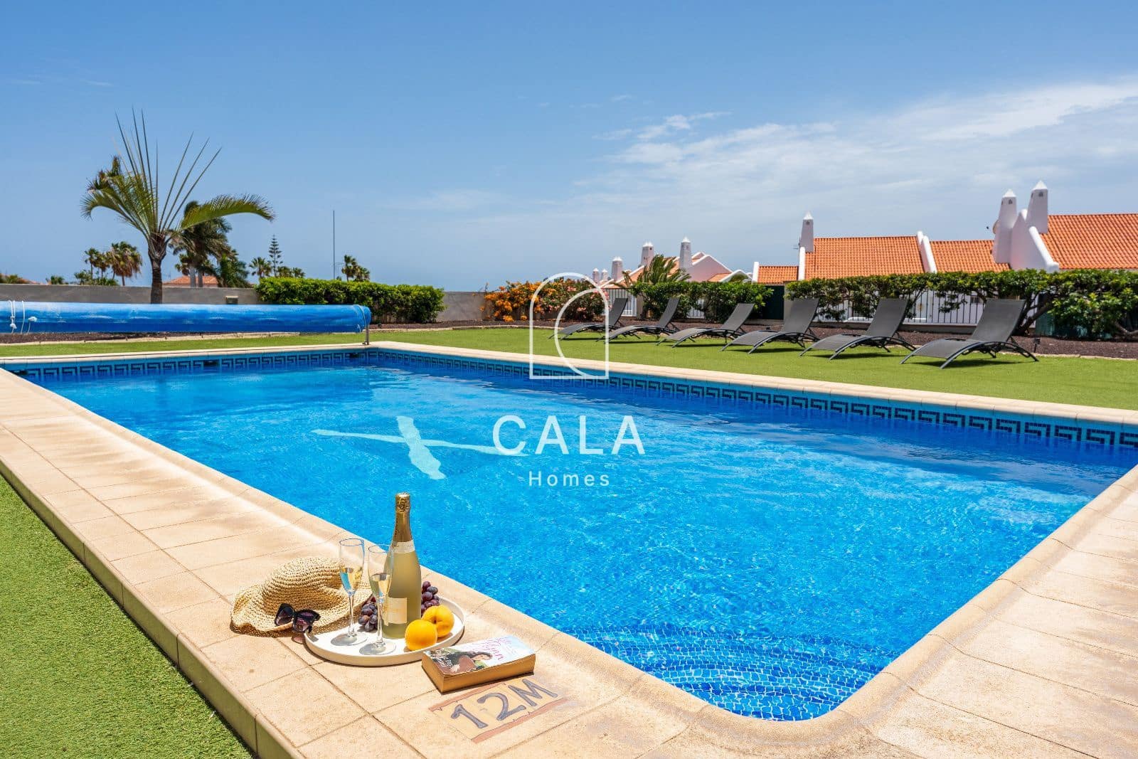 8 bedroom Townhouse for sale in Golf del Sur with pool garage - € 1,800,000 (Ref: 9189914)