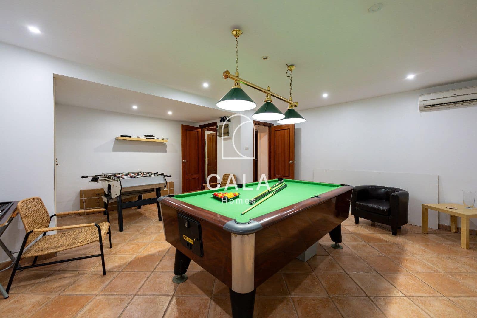 8 bedroom Townhouse for sale in Golf del Sur with pool garage - € 1,800,000 (Ref: 9189914)
