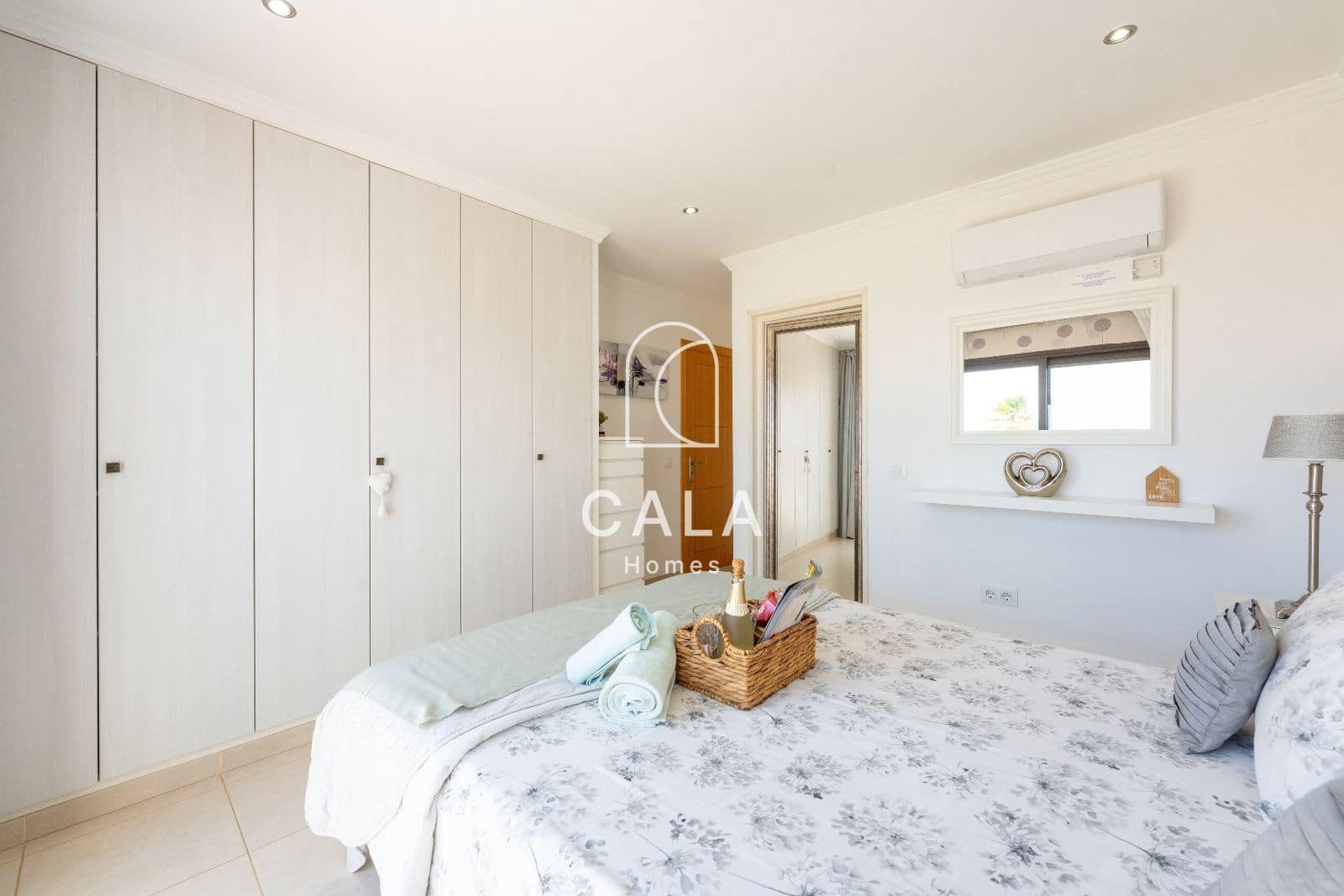 4 quarto Casa em Banda para venda em Amarilla Golf com piscina garagem - 1 100 000 € (Ref: 9190374)