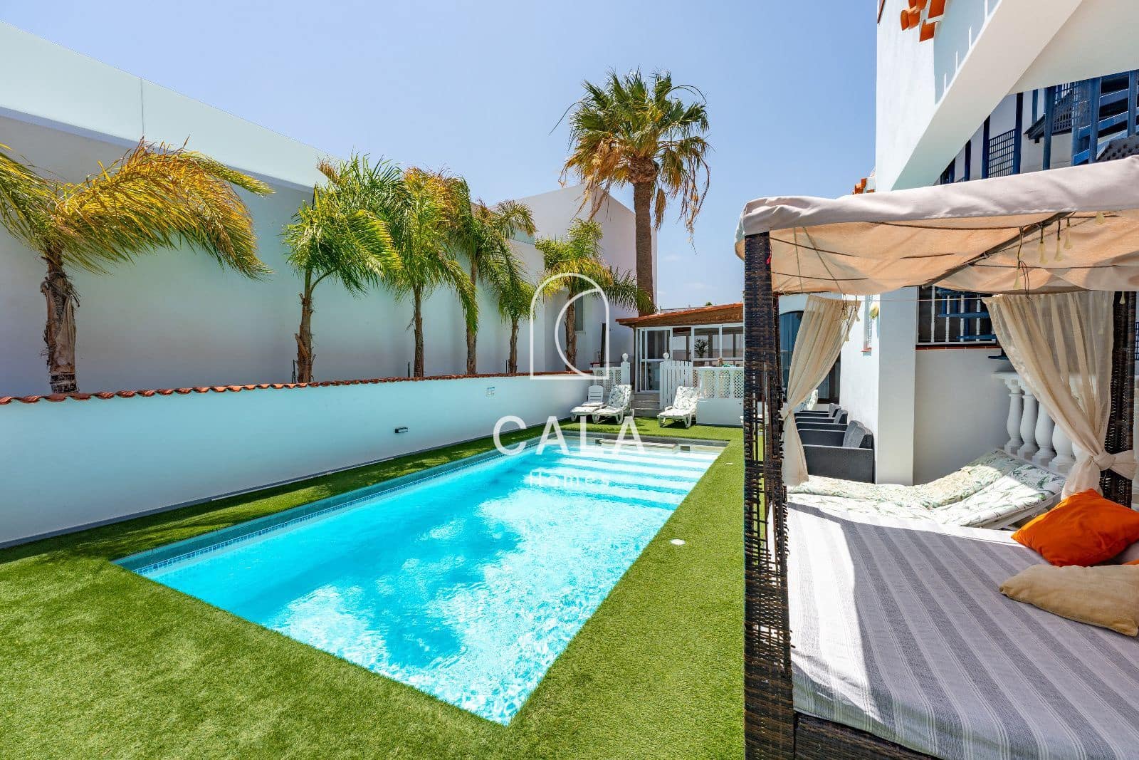 4 quarto Casa em Banda para venda em Amarilla Golf com piscina garagem - 1 100 000 € (Ref: 9190374)