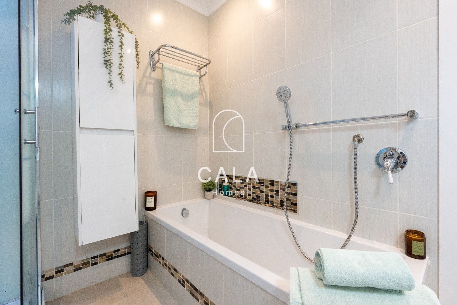 4 quarto Casa em Banda para venda em Amarilla Golf com piscina garagem - 1 100 000 € (Ref: 9190374)