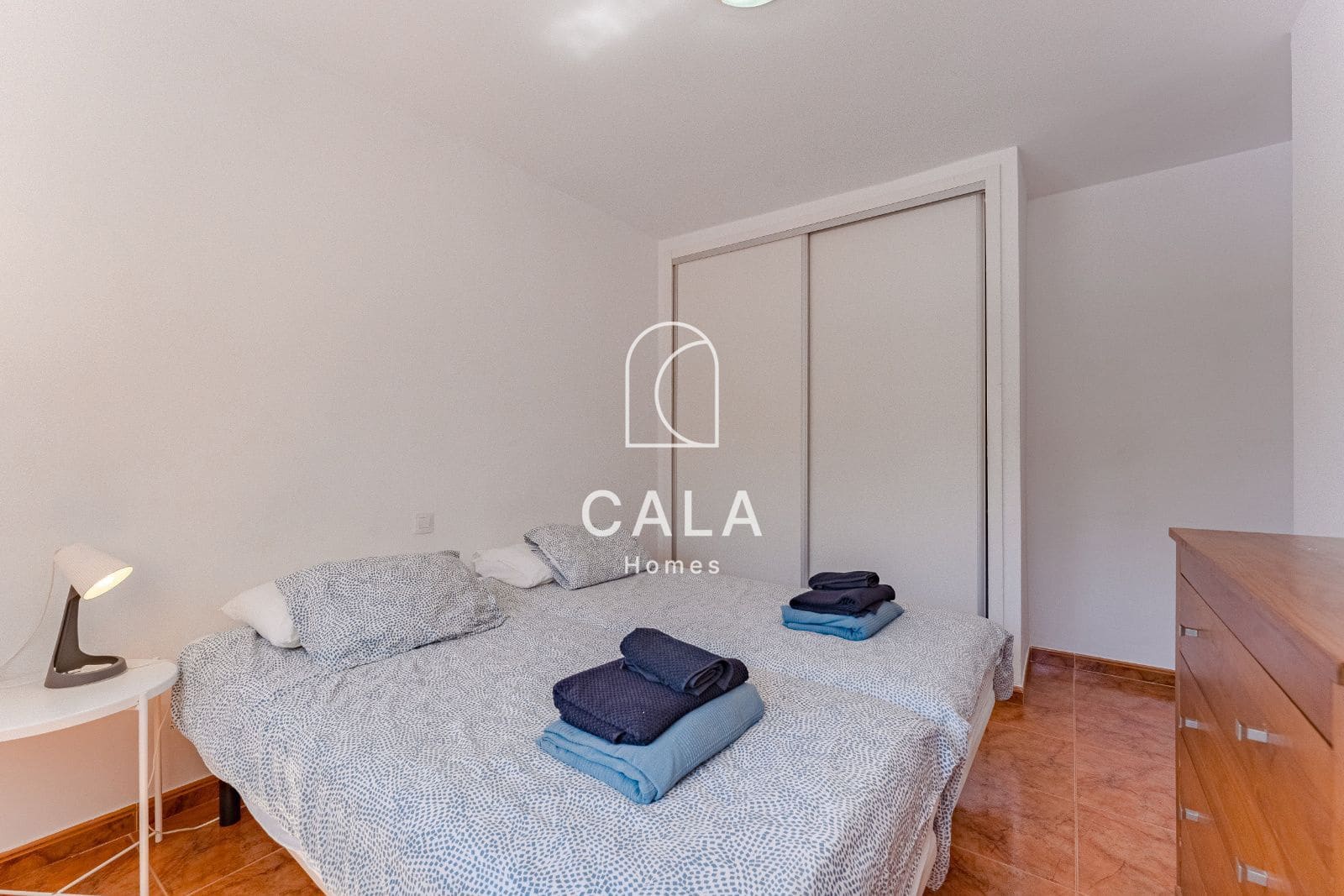 1 slaapkamer Flat te koop in Los Cristianos met zwembad garage - € 300.000 (Ref: 9207387)