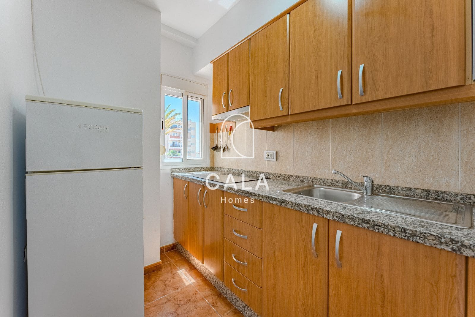 1 slaapkamer Flat te koop in Los Cristianos met zwembad garage - € 300.000 (Ref: 9207387)