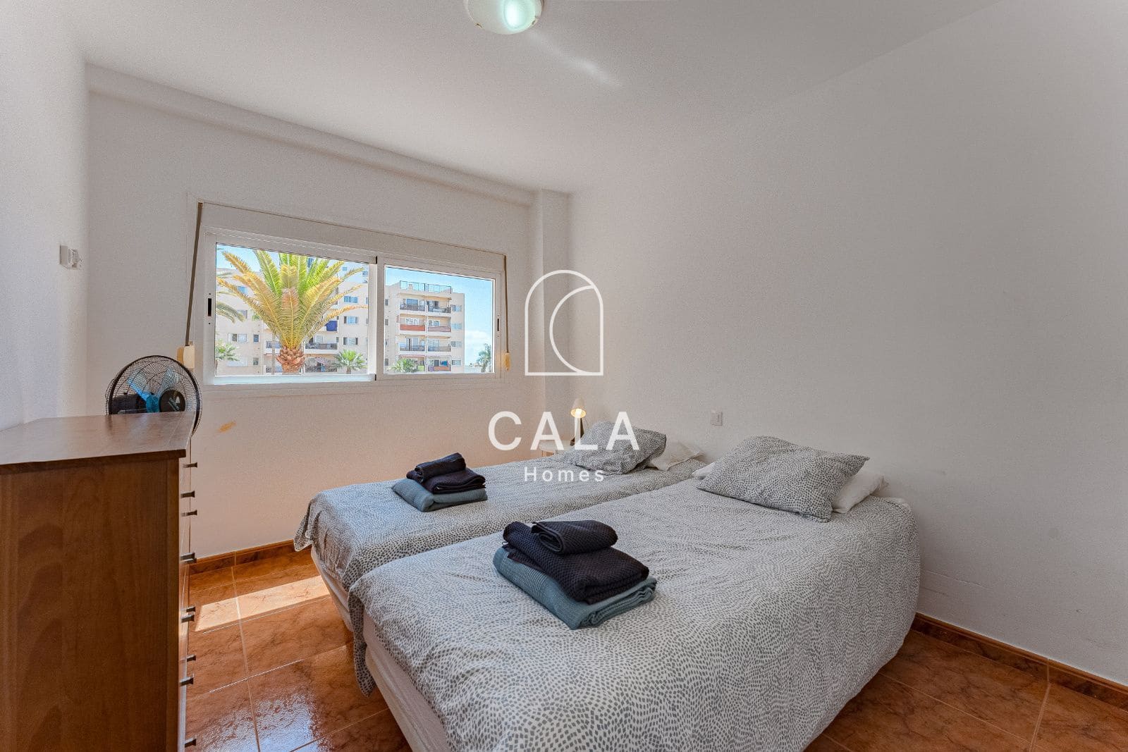 1 slaapkamer Flat te koop in Los Cristianos met zwembad garage - € 300.000 (Ref: 9207387)