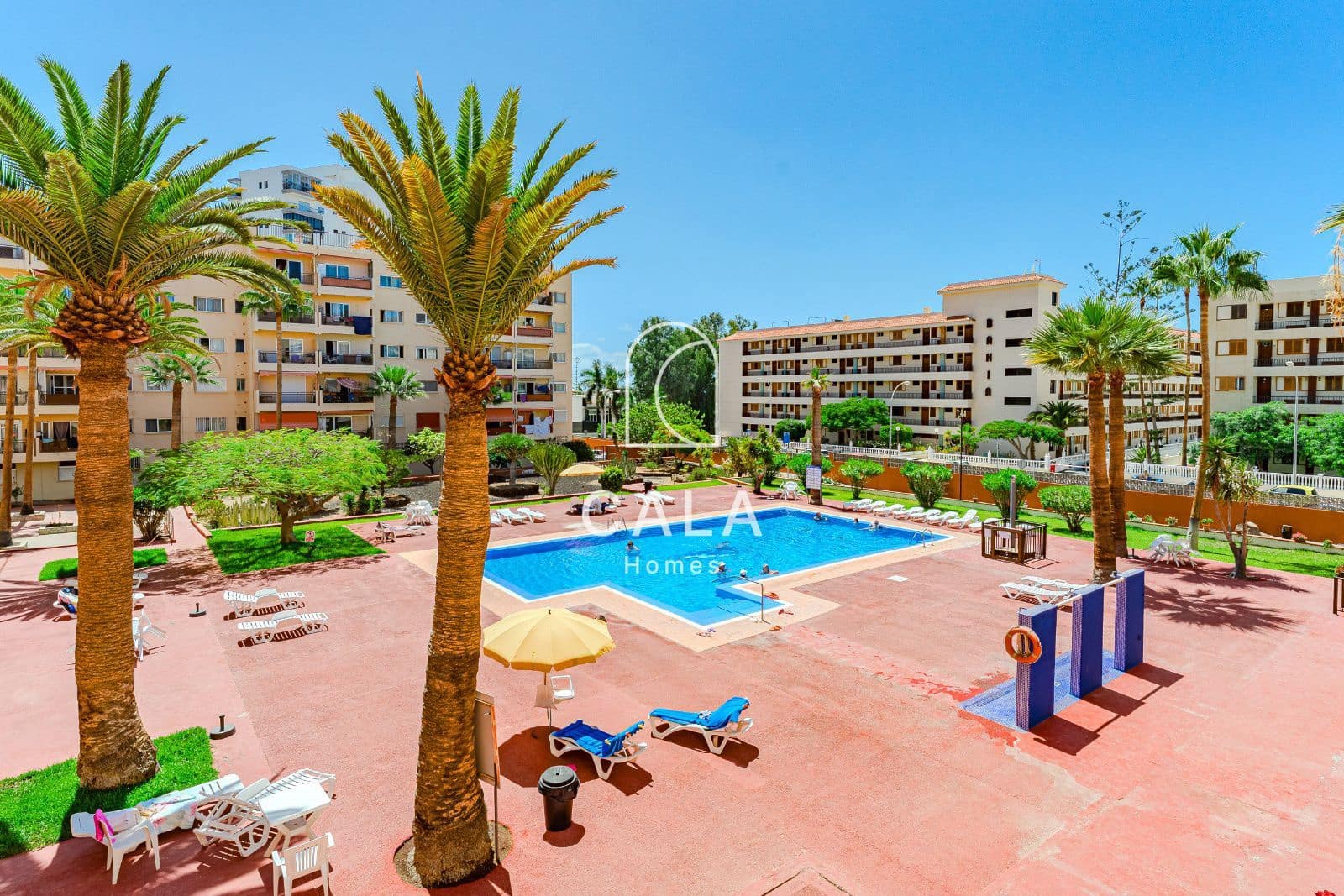 1 slaapkamer Flat te koop in Los Cristianos met zwembad garage - € 300.000 (Ref: 9207387)