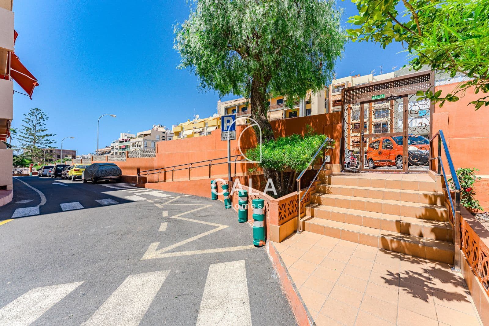 1 slaapkamer Flat te koop in Los Cristianos met zwembad garage - € 300.000 (Ref: 9207387)