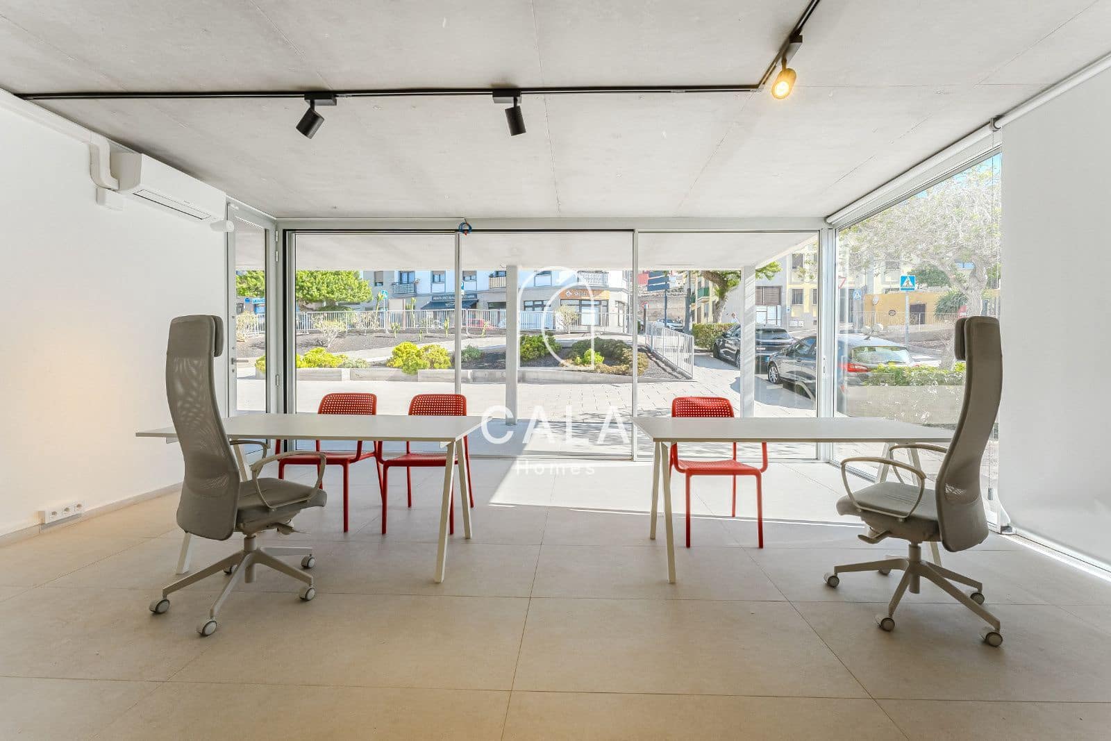 Local Comercial en Adeje en venta - 215.000 € (Ref: 9210501)