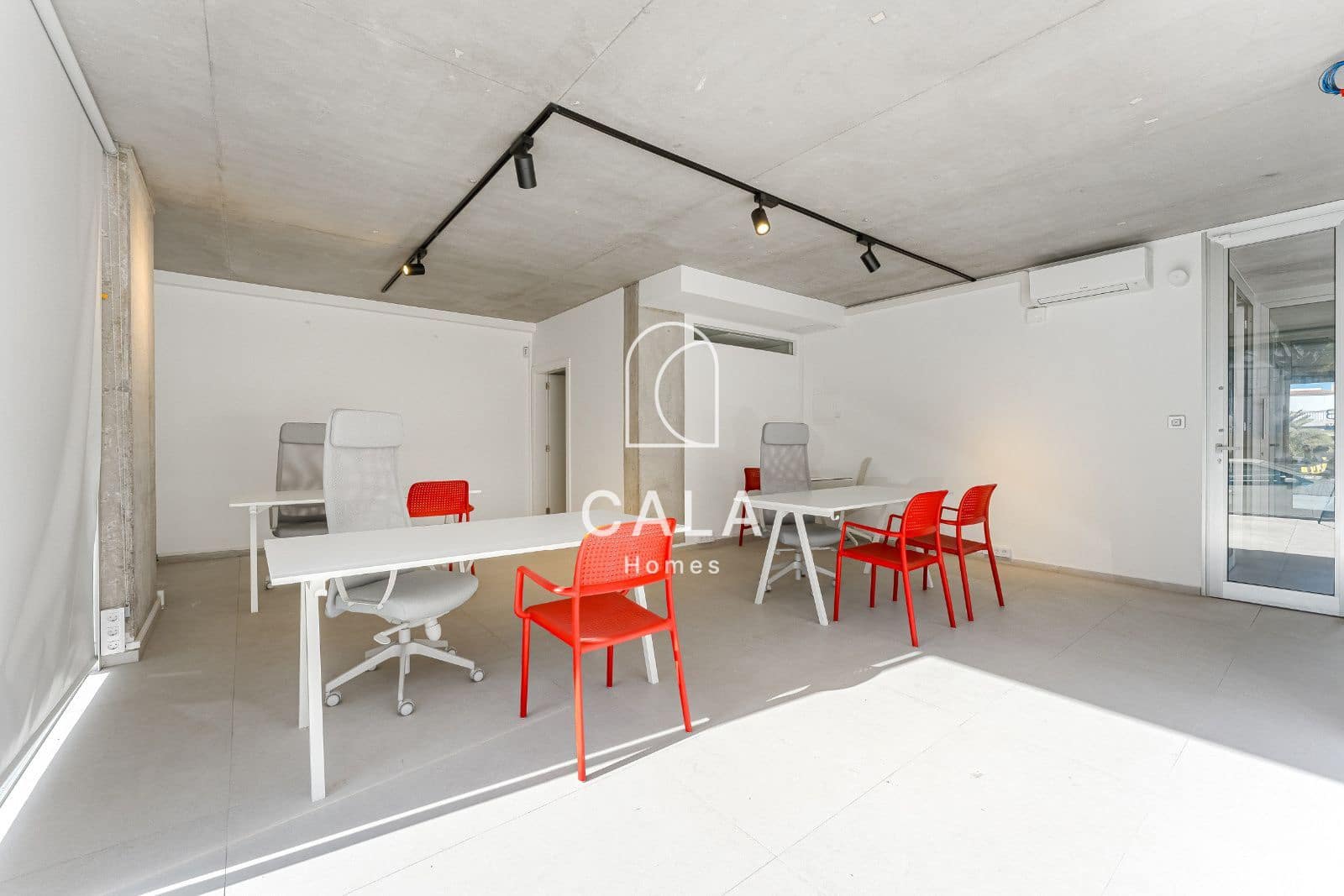 Local Comercial en Adeje en venta - 215.000 € (Ref: 9210501)