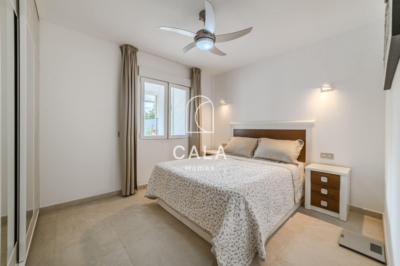 3 sypialnia Mieszkanie na sprzedaż w Los Cristianos z basenem garażem - 630 000 € (Ref: 9231362)