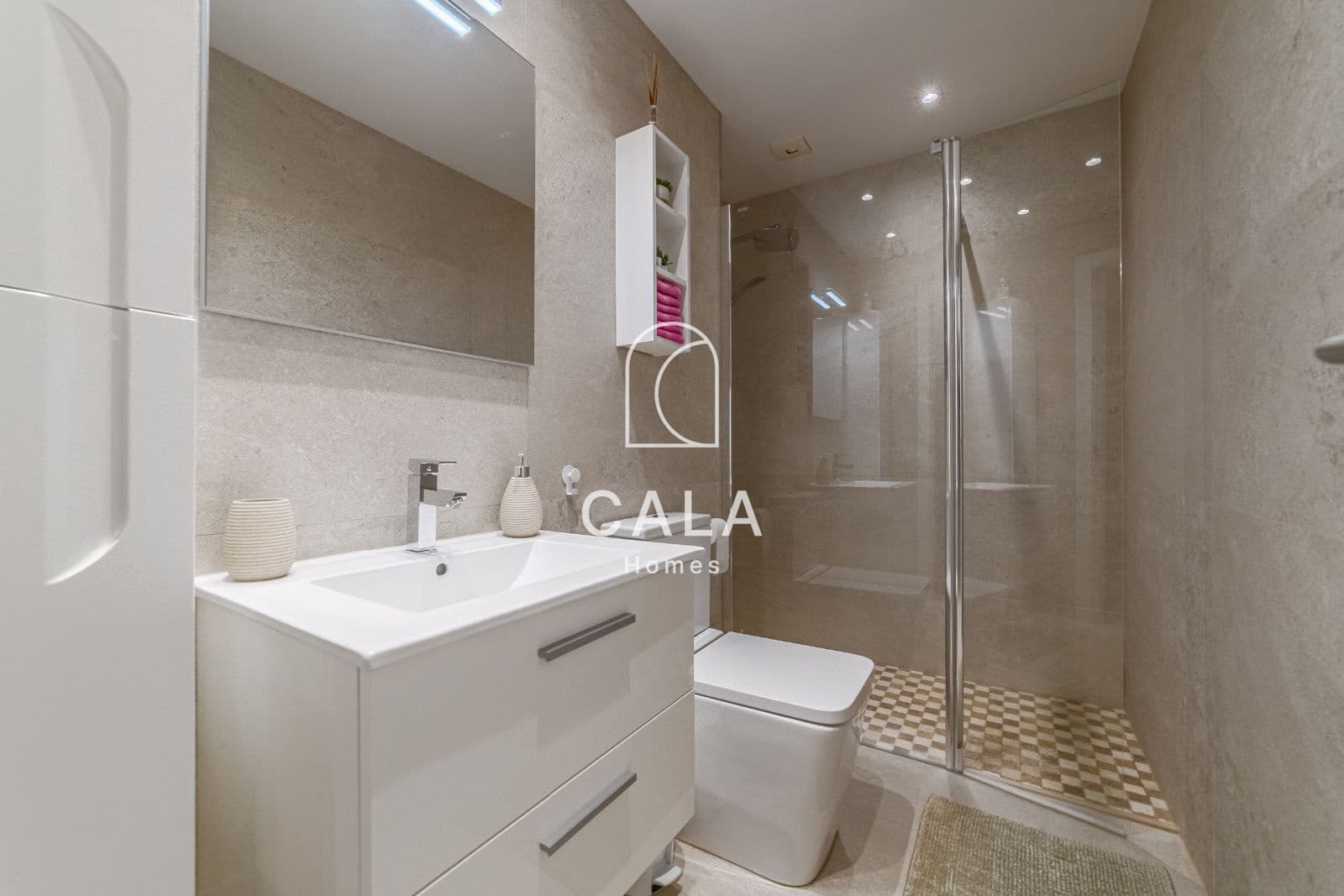 3 sypialnia Mieszkanie na sprzedaż w Los Cristianos z basenem garażem - 630 000 € (Ref: 9231362)