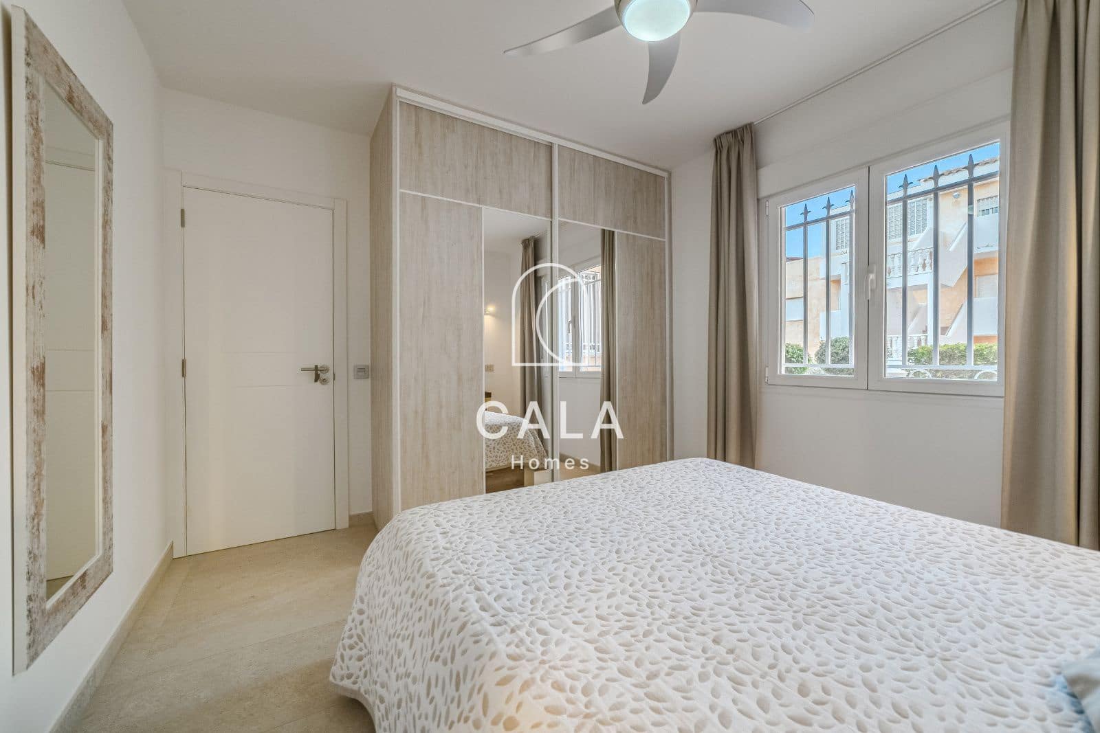 3 sypialnia Mieszkanie na sprzedaż w Los Cristianos z basenem garażem - 630 000 € (Ref: 9231362)