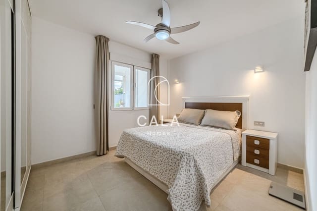 3 sypialnia Mieszkanie na sprzedaż w Los Cristianos, Arona z basenem garażem - 630 000 € (Ref: 9231362)