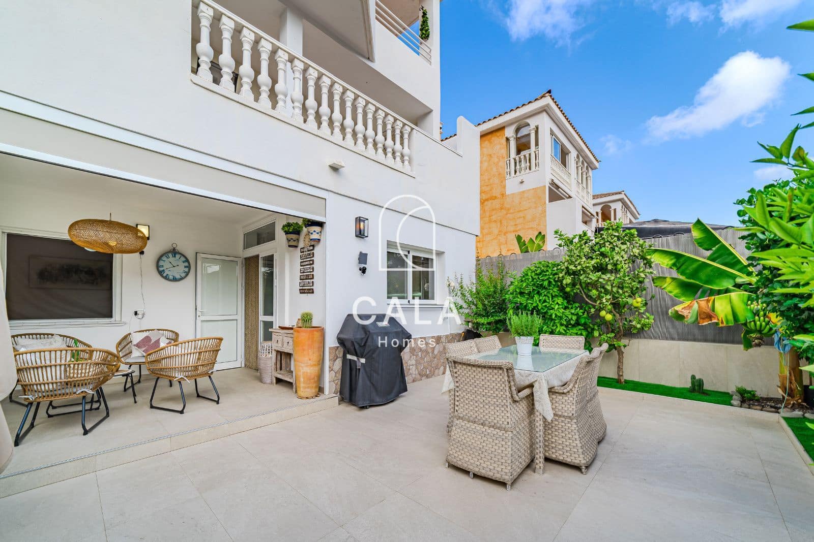 3 sypialnia Mieszkanie na sprzedaż w Los Cristianos z basenem garażem - 630 000 € (Ref: 9231362)